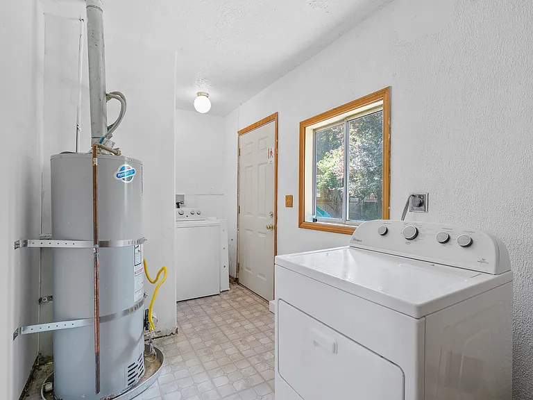Shared Laundry room