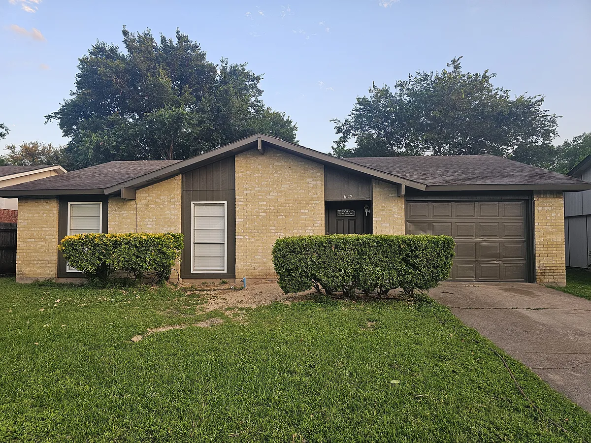 Building Photo - 617 Country Ln