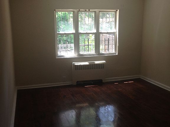 3rd image of 2330 Holland Ave APT 1