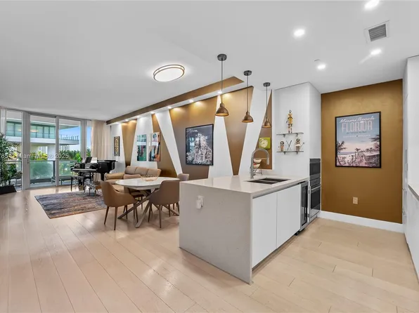 801 S Pointe Dr APT 303, Miami Beach, FL 33139
