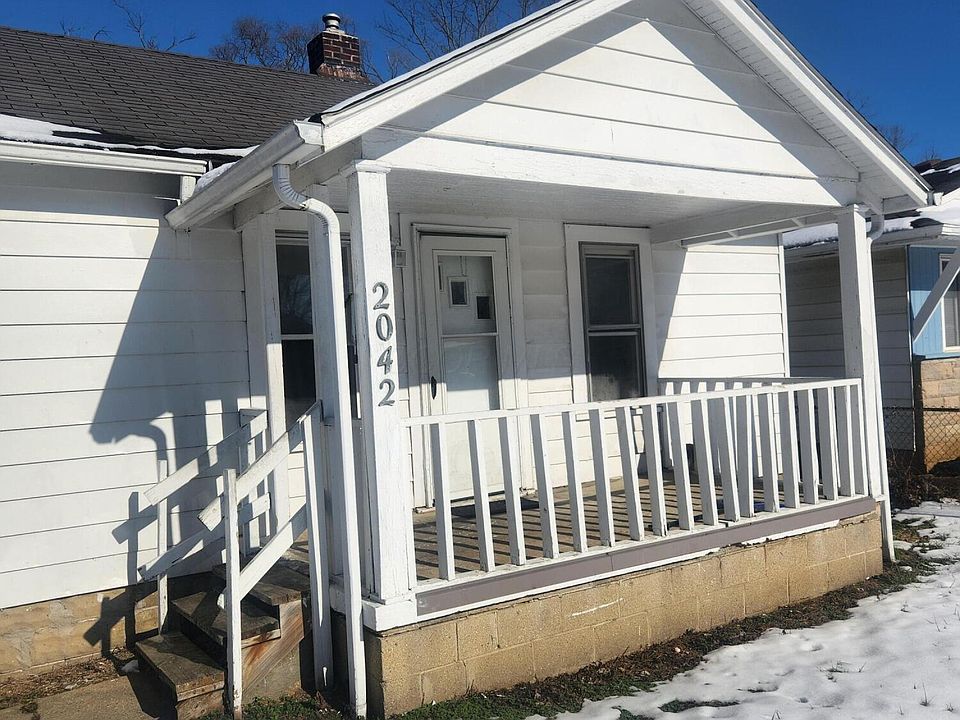 1st image of 2042 Briarwood Ave
