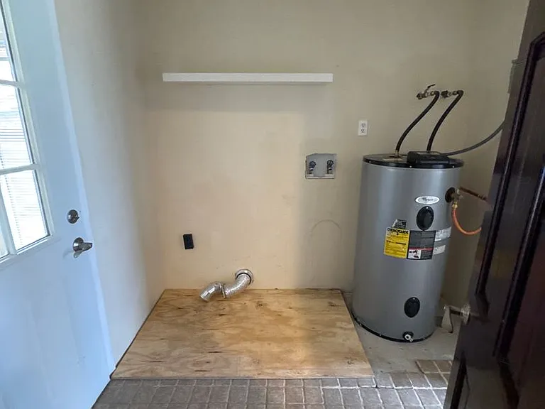 1317 Lexington Rd — Photo 38