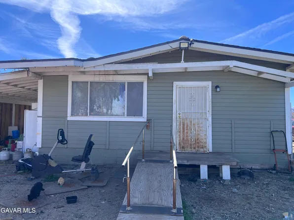 36633 117th St E, Sun Village, CA 93543