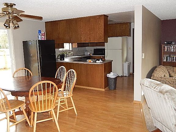 3rd image of 1570 Brown St SE