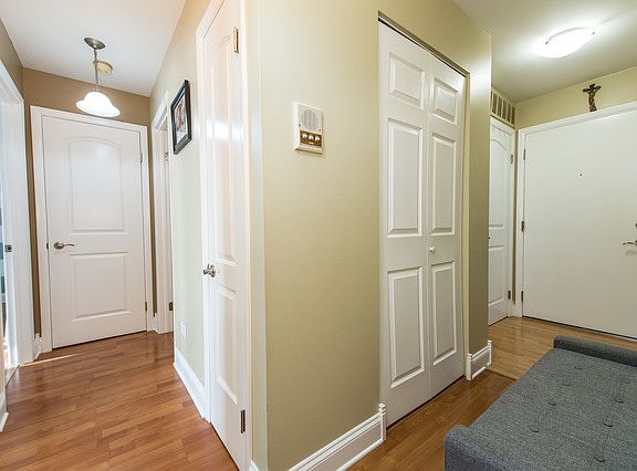 3rd image of 7100 W 95th St APT 215