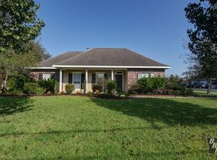129 Blossom Ct, Thibodaux, LA 70301