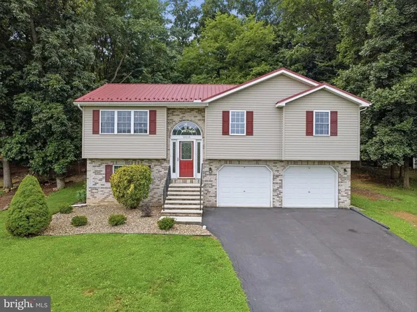 10113 Cardinal Dr, Orrstown, PA 17244
