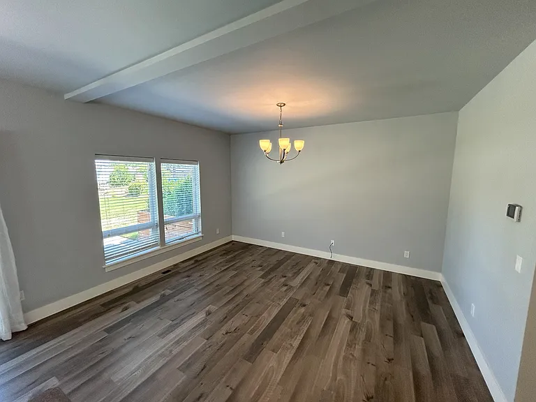 1726 SW 27th St — Photo 5