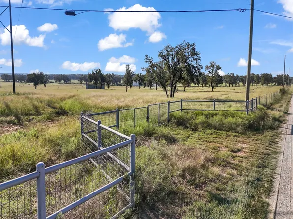 605 Carter Ln, Santo, TX 76472