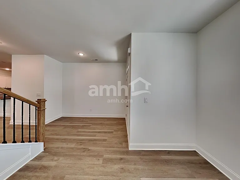 146 Sapling Way — Photo 7