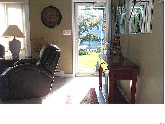 3rd image of 301 2nd Ave