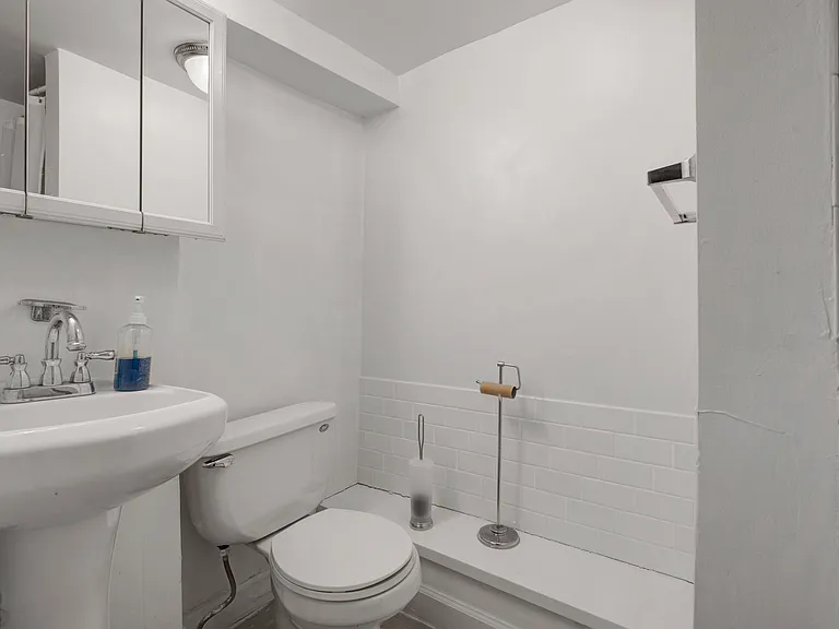 1226 Rhode Island Ave NE — Photo 16