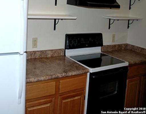 5th image of 3843 BARRINGTON ST #159O