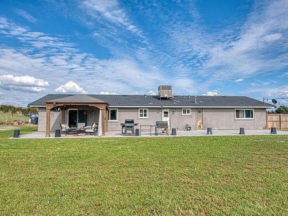 4th image of 36881 Verde Ave