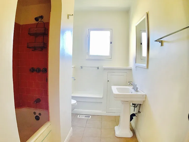 1340 Western Ave — Photo 16