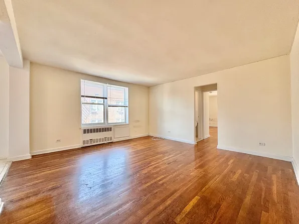 142-19 Barclay Avenue image 1 of 13