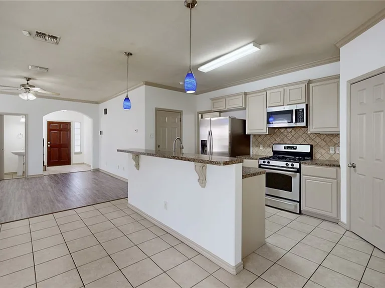 2212 Brougham Pl — Photo 7
