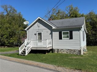 10 Elm St, Meadow Lands, PA 15347