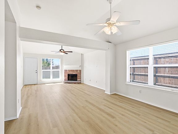 4th image of 311 S Chestnut St