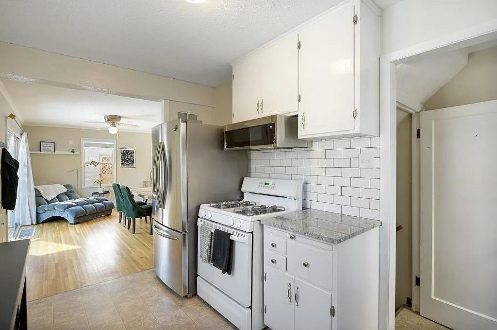 3 Bedroom Single Family Home — Photo 2