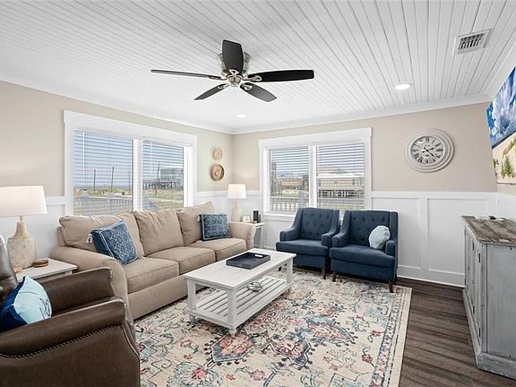 5th image of 108 Quebec Ct