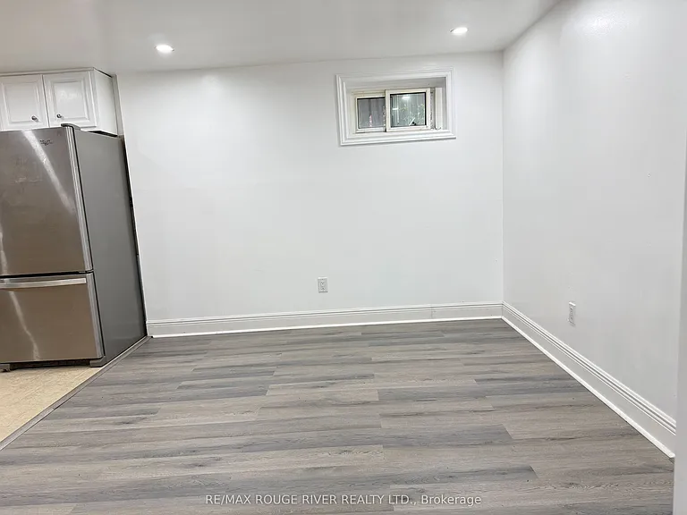 283 E 45th St #BASEMENT — Photo 6