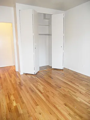Rented by DSA Realty Midtown West | media 39