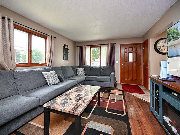 3rd image of 840 52nd Ave