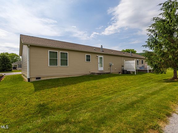 4th image of 105 Lily Pearl Dr