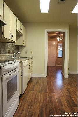5th image of 814 N UTOPIA LN