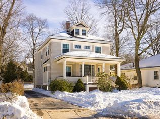 158 E Side Pkwy, Newton, MA 02458