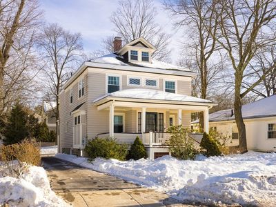 158 E Side Pkwy, Newton, MA, 02458