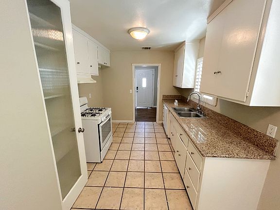 3rd image of 16532 Rosemary Dr Unit 1