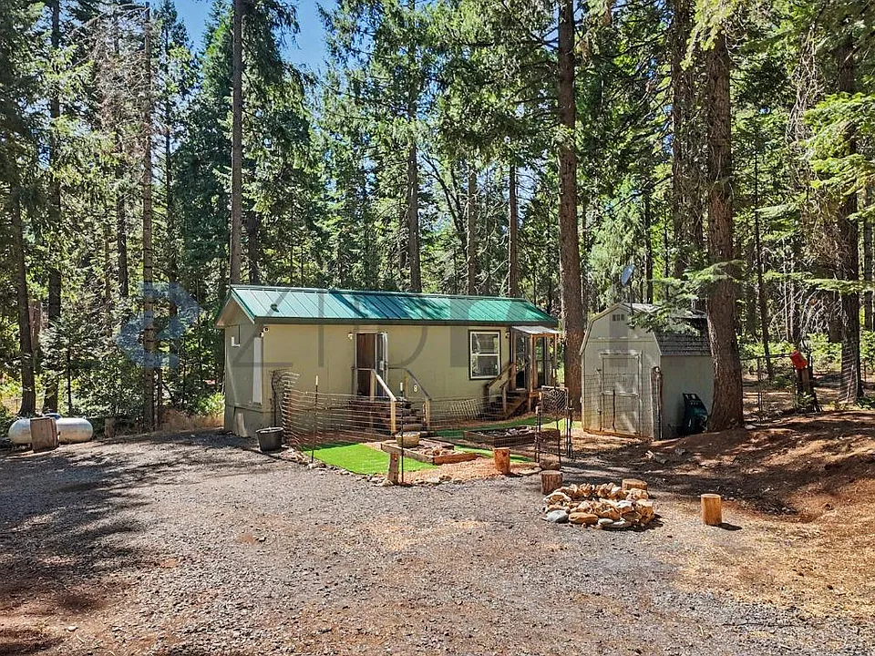 1033 Lovers Leap Rd