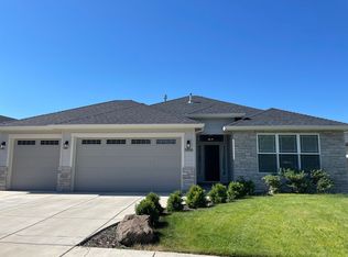 3866 Arizona Dr, Medford, OR 97504