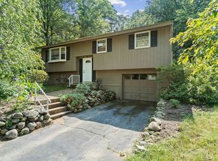 7 Bradford Dr, Merrimack, NH 03054