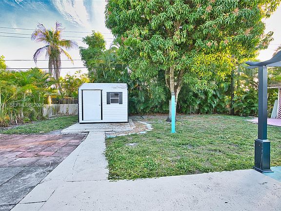 5th image of 6424 SW 20th St