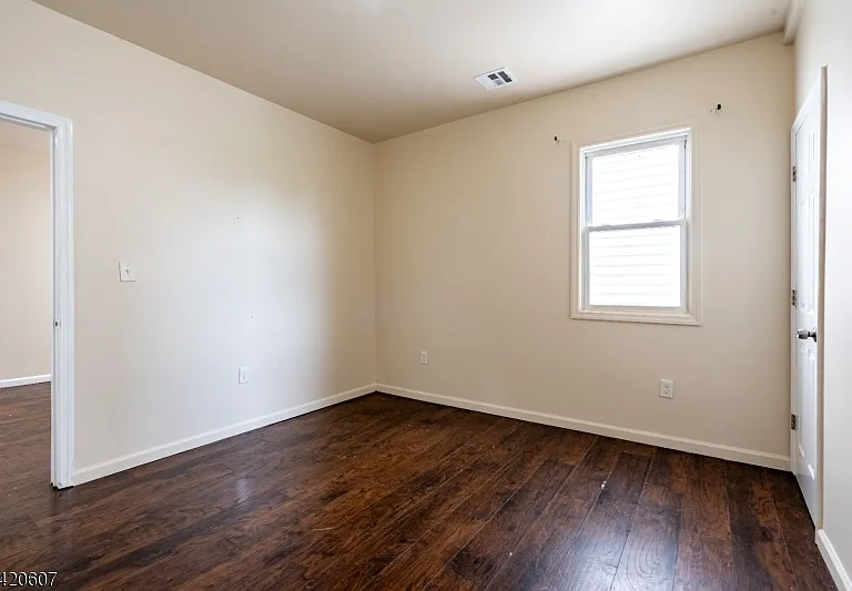467 Hawthorne Ave #2 — Photo 6