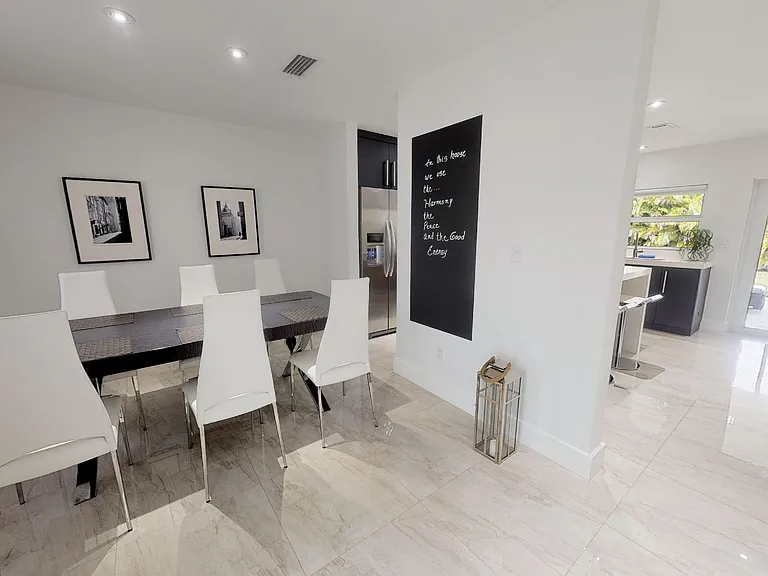 10805 SW 156th Ter — Photo 3