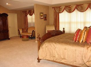 6 Danforth Dr, Voorhees, NJ 08043