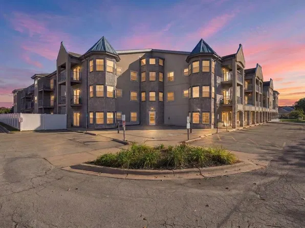 2320 Jackson St Unit 216, Stoughton, WI 53589