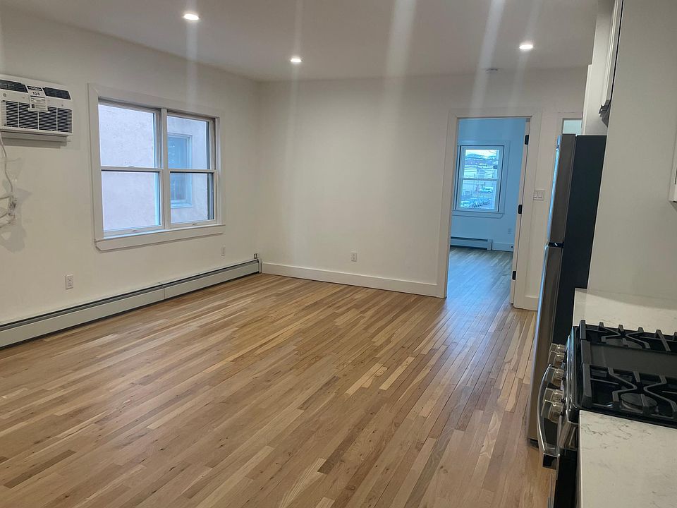1st image of 220 Franklin Pl APT 6