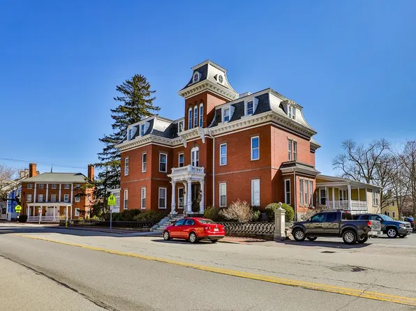 241 Middle St #11, Portsmouth, NH 03801