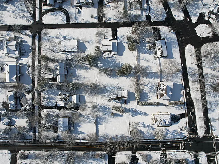 381 Plainfield Rd — Photo 1