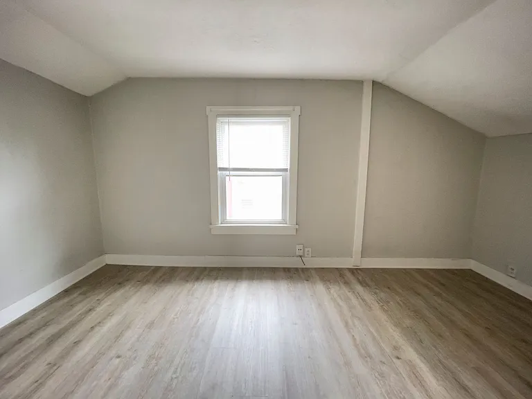 808 W Beechwood Ave — Photo 8