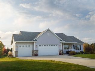 5704 Wind Dancer Ct, Sheboygan, WI 53081