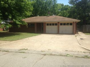 4825 SE Carole Ct, Bartlesville, OK 74006