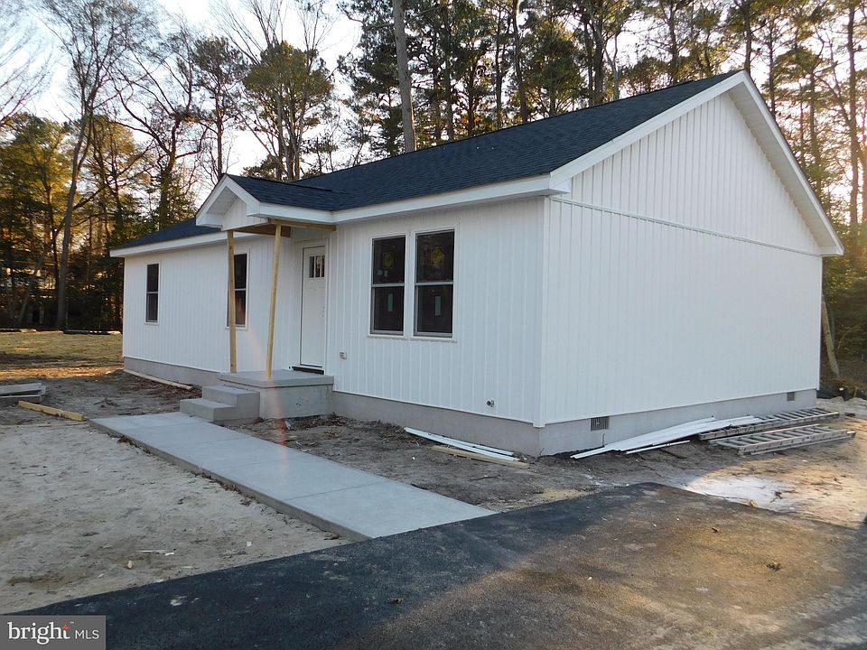 2nd image of 32562 Laurel Dr