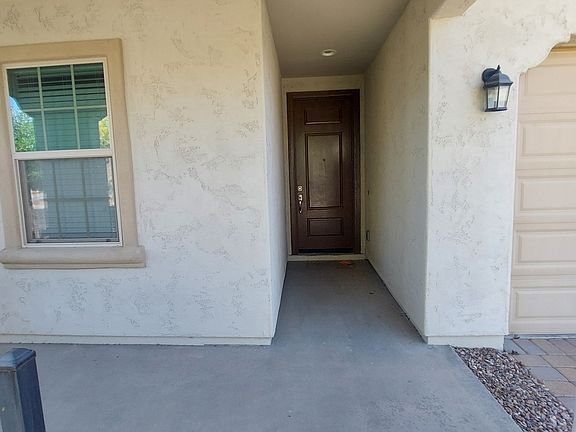 5th image of 1025 S 200th Ln