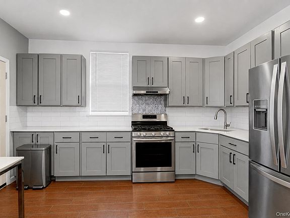 3rd image of 952 E 217th Street